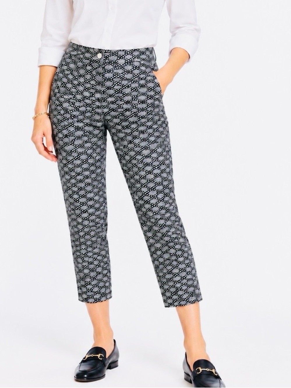 CHICO’S Weekends Black & White Cropped Geometric Ankle Capri Pants — LHP